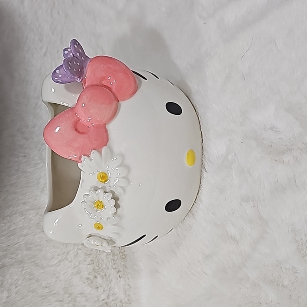 Hello Kitty Blue Sky Clayworks Daisy Crown & Butterfly Ceramic Planter